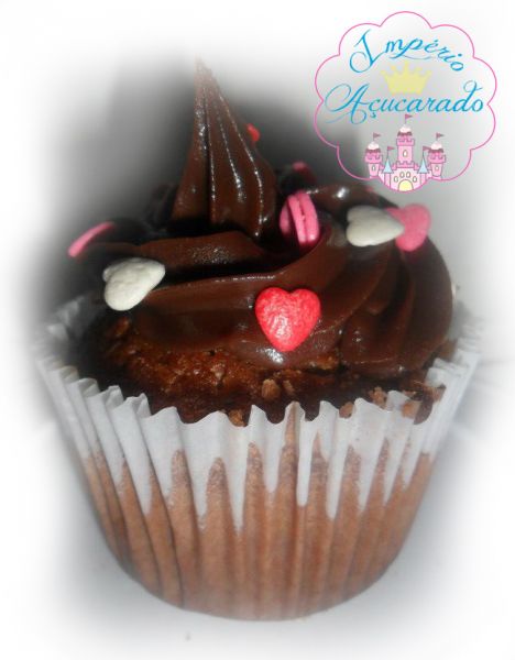 Cupcake Confeito de Coração